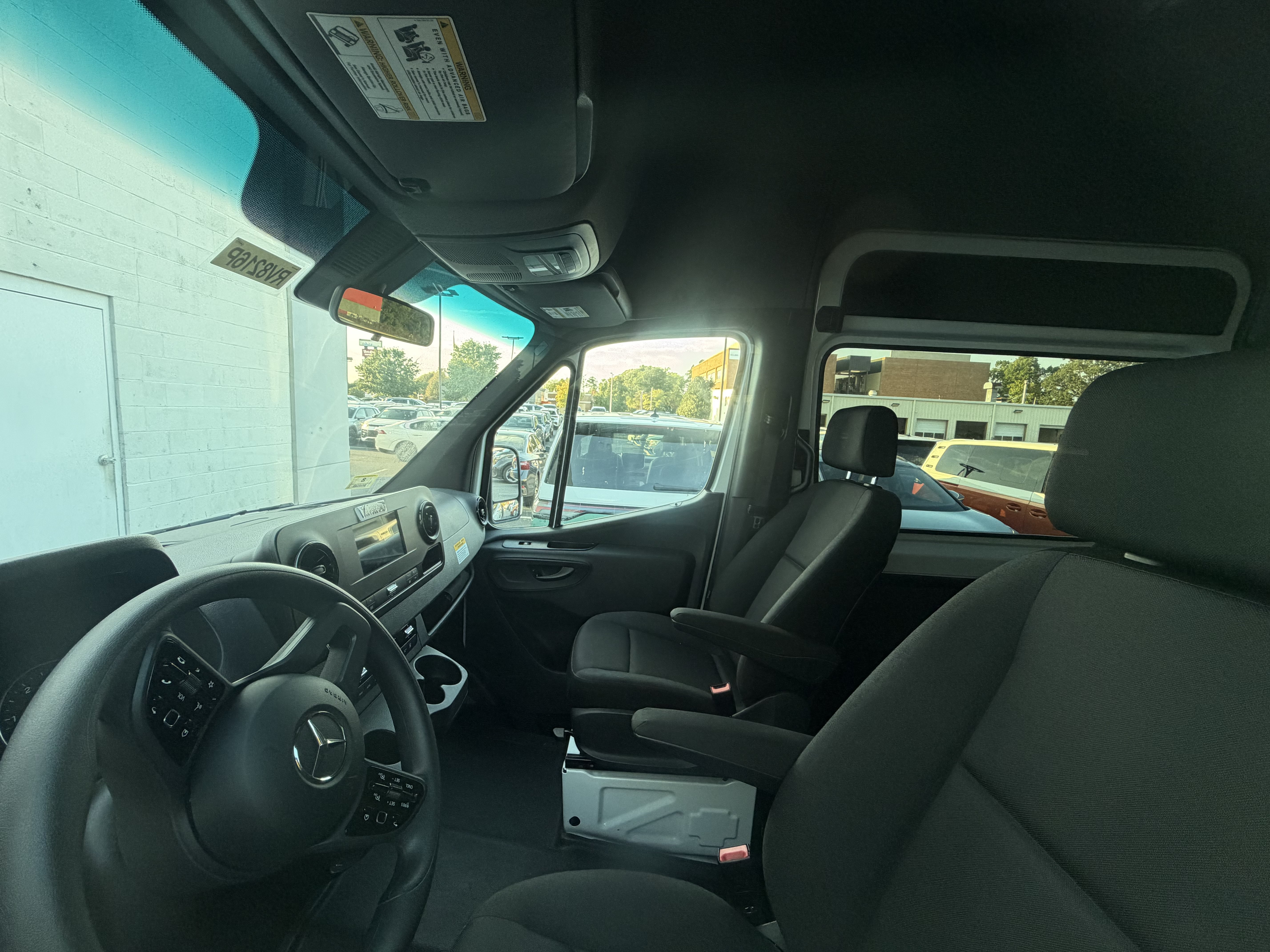 Used 2024 Mercedes-Benz Sprinter 2500 image 18