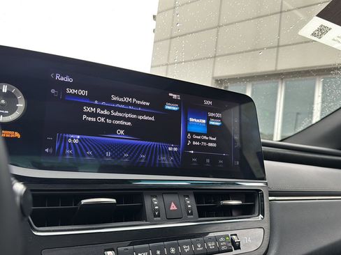 Certified 2022 Lexus ES 350 Ultra Luxury w/ Accessory Package 2 image 21