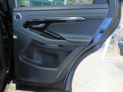Used 2020 Land Rover Range Rover Evoque SE image 20