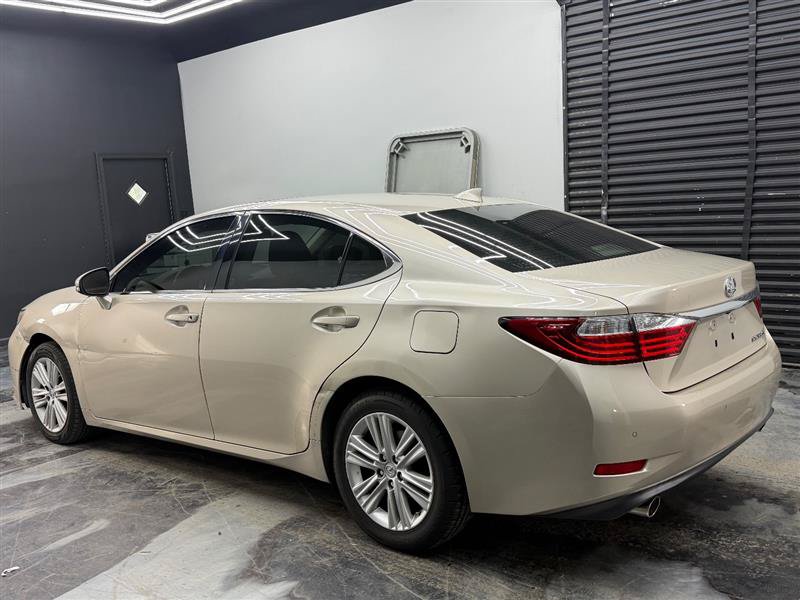 Used 2015 Lexus ES 350 w/ Premium Package FWD image 4