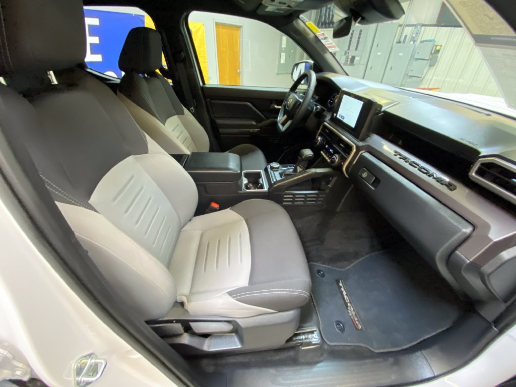 Used 2025 Toyota Tacoma TRD Sport RWD image 27