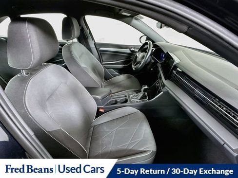 Used 2025 Volkswagen Jetta Sport FWD image 31