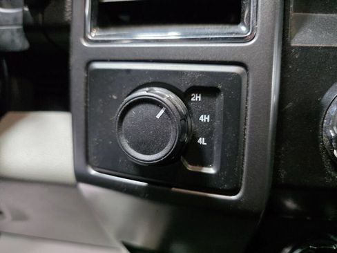 Used 2019 Ford F150 XLT w/ Equipment Group 302A Luxury AWD/4WD image 16
