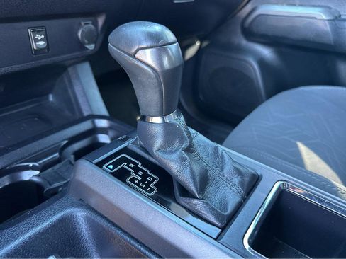 Used 2017 Toyota Tacoma TRD Sport w/ Tow Package image 27