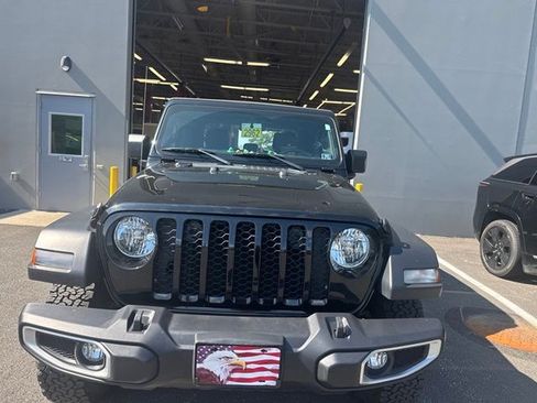 Used 2023 Jeep Gladiator Sport AWD/4WD image 4