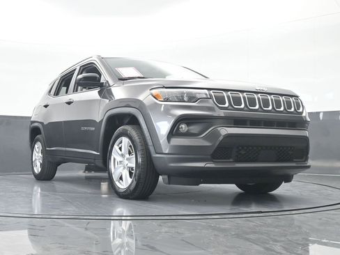 Used 2022 Jeep Compass Latitude image 64
