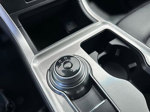 Used 2024 Ford Edge SEL image 19