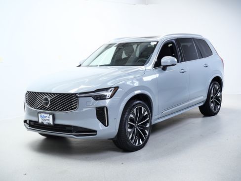 Used 2025 Volvo XC90 B6 Plus AWD/4WD image 9