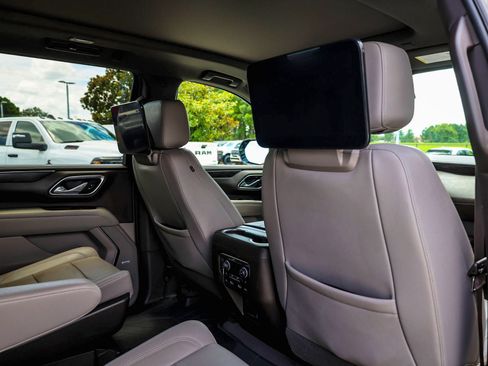 Used 2024 Chevrolet Tahoe LT w/ LT Signature Plus Package RWD image 8