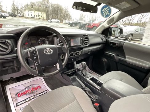 Used 2016 Toyota Tacoma SR w/ SR Convenience Package image 12