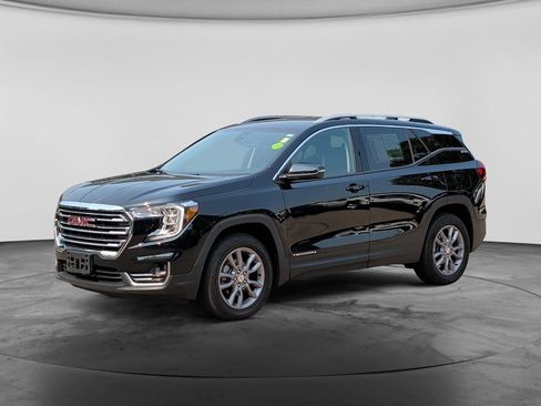 Used 2024 GMC Terrain SLT AWD/4WD image 3