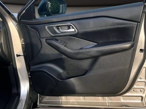 Certified 2025 Nissan Rogue Platinum AWD/4WD image 22