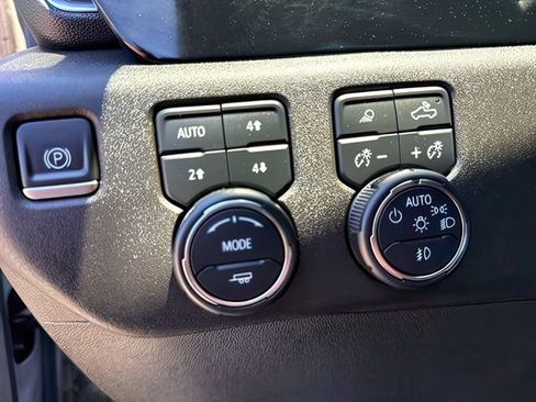Used 2024 Chevrolet Silverado 2500 LTZ w/ LTZ Plus Package AWD/4WD image 24
