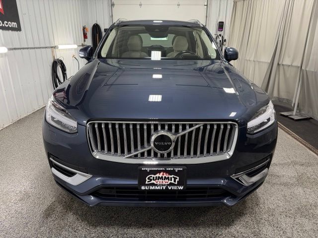 Used 2022 Volvo XC90 T8 Inscription AWD/4WD image 2