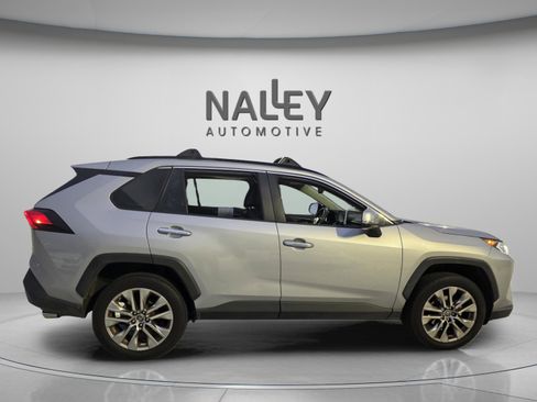Used 2019 Toyota RAV4 Limited image 6