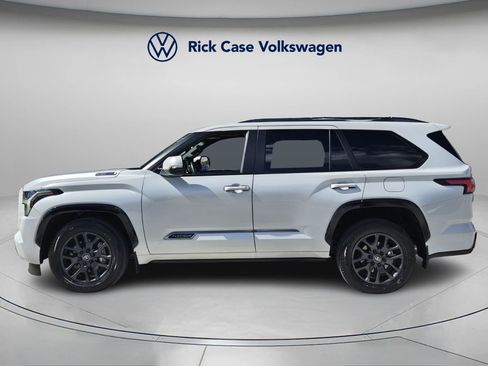 Used 2025 Toyota Sequoia Platinum image 3