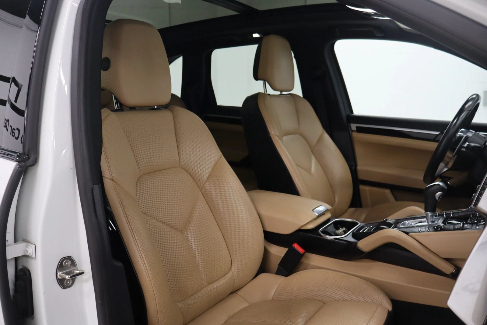 Used 2018 Porsche Cayenne AWD/4WD image 29