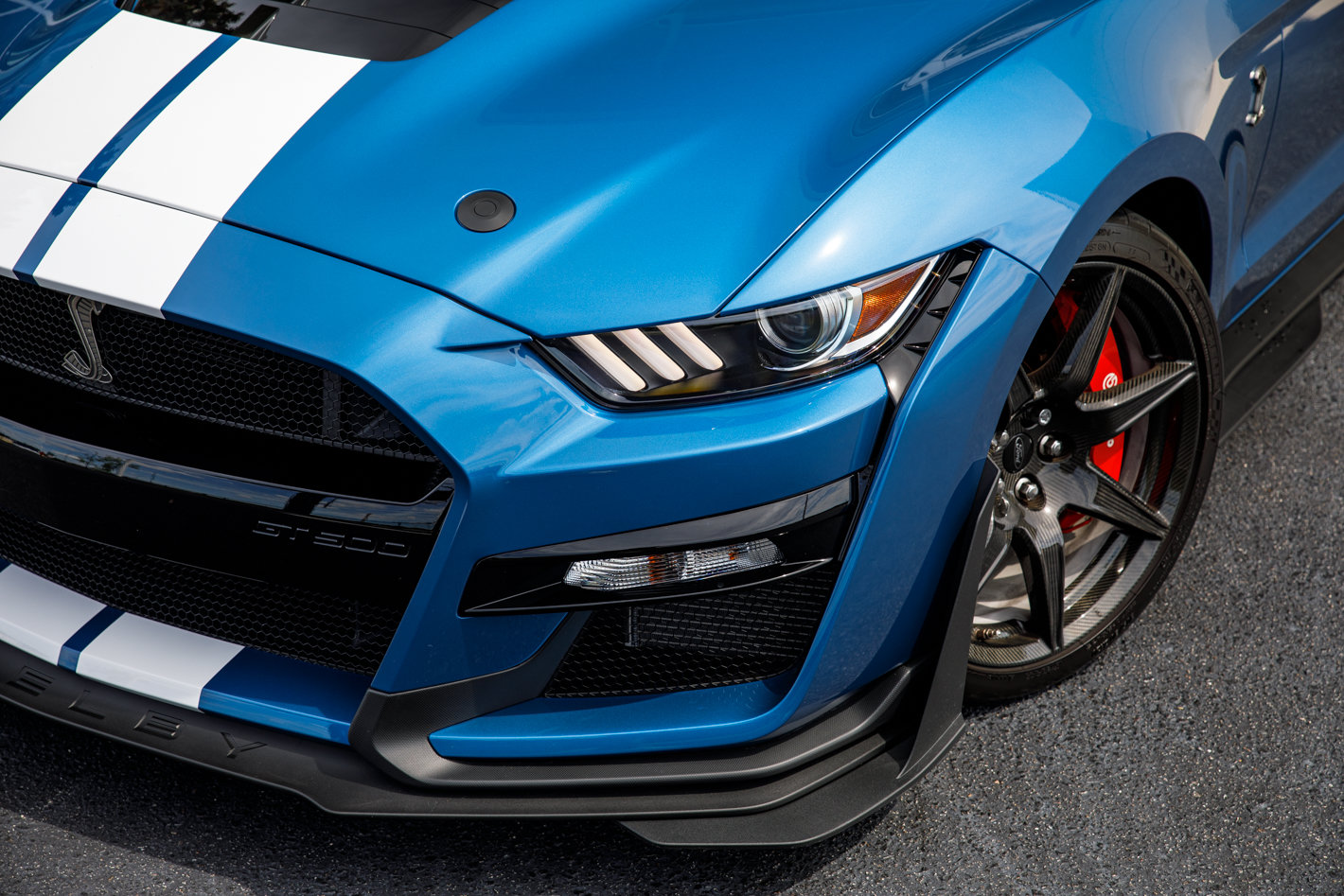 Used 2020 Ford Mustang Shelby GT500 w/ Carbon Fiber Track Pack RWD image 3