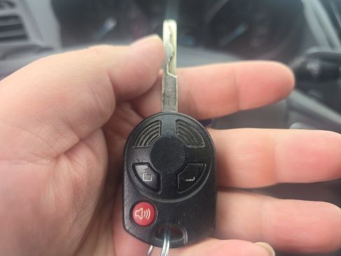 Used 2017 Ford Escape SE image 21