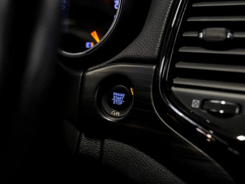 Used 2021 Jeep Grand Cherokee Laredo X image 16