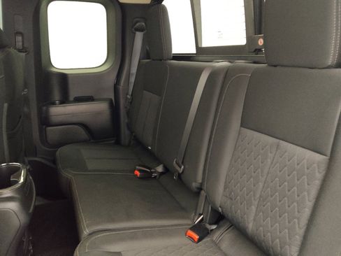 Used 2019 Nissan Titan SV w/ SV Convenience Package AWD/4WD image 18