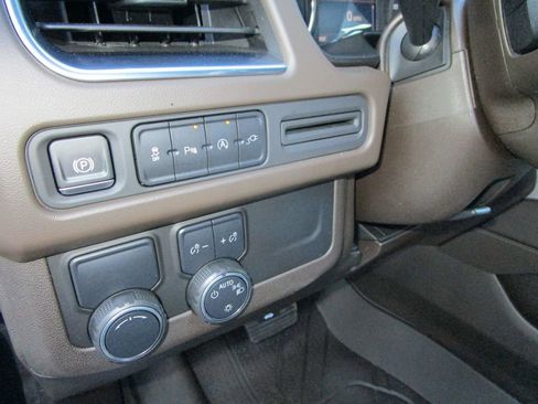 Used 2021 Chevrolet Tahoe LT image 23