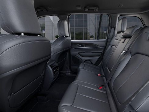New 2025 Jeep Grand Cherokee Limited w/ MOPAR Finishing Package AWD/4WD image 23