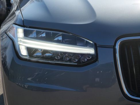 Used 2018 Volvo XC90 T5 Momentum w/ Convenience Package image 9