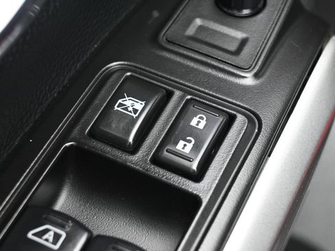 Used 2024 Nissan Titan SV w/ SV Convenience Package AWD/4WD image 14