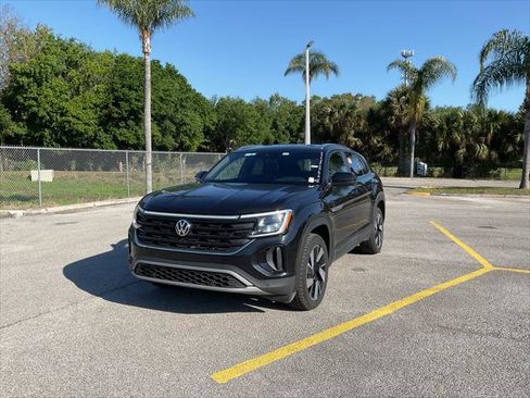 Used 2024 Volkswagen Atlas Cross Sport SE image 3