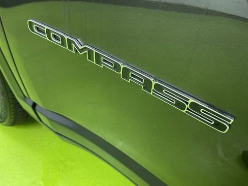 Used 2024 Jeep Compass Limited image 15