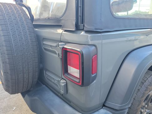 Used 2020 Jeep Wrangler Sport AWD/4WD image 10