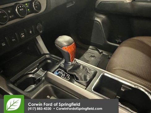 Used 2016 Toyota Tacoma Limited image 26