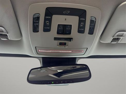 Used 2022 Toyota Sienna Limited FWD image 65