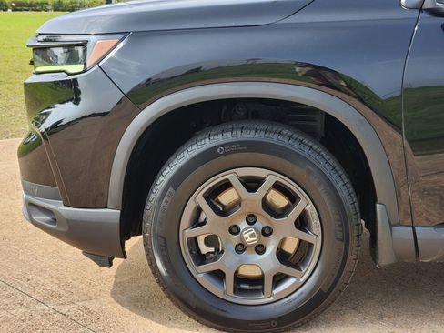 Used 2023 Honda Pilot TrailSport image 13