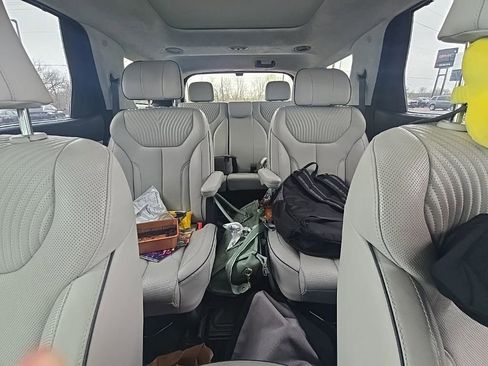 Used 2023 Hyundai Palisade Calligraphy image 10