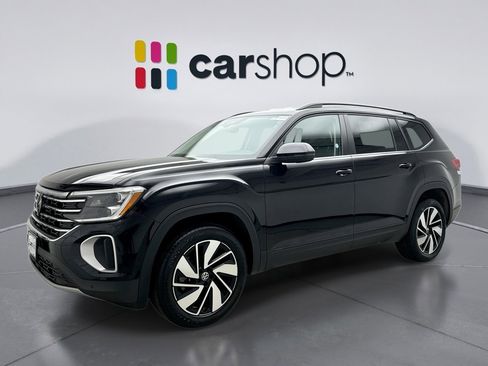 Used 2024 Volkswagen Atlas SE image 1