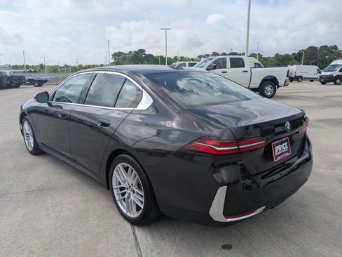 Used 2025 BMW 530i image 8