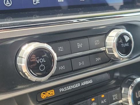 Used 2022 Ford F250 Lariat w/ Lariat Ultimate Package AWD/4WD image 19