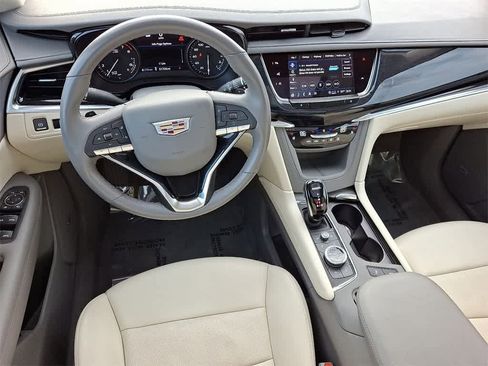 Used 2024 Cadillac XT6 Premium Luxury w/ Technology Package image 11