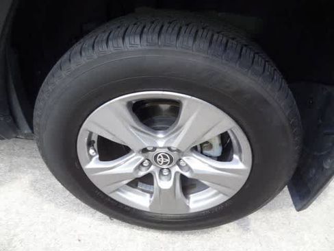 Used 2024 Toyota RAV4 XLE w/ Convenience Package AWD/4WD image 12