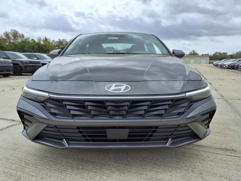New 2025 Hyundai Elantra SEL image 35