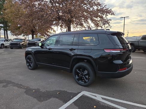 New 2025 Jeep Grand Cherokee L Limited w/ Black Appearance Package AWD/4WD image 3