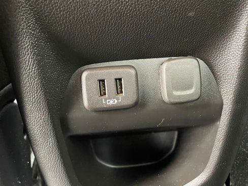 Used 2022 Chevrolet Colorado LT image 28