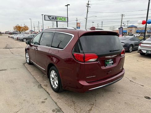 Used 2020 Chrysler Pacifica Limited image 8