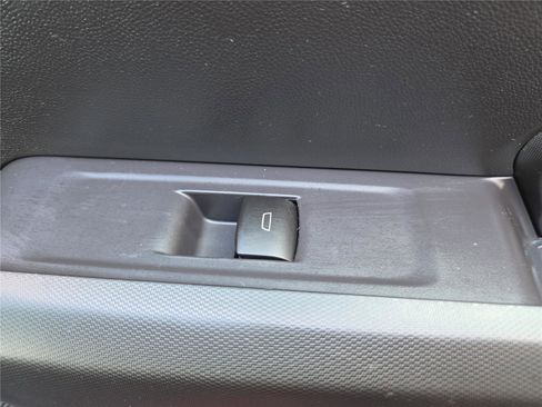 Used 2023 Chevrolet Colorado LT w/ LT Convenience Package image 32