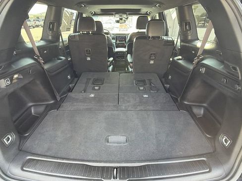 Used 2024 Jeep Grand Cherokee L Altitude RWD image 12