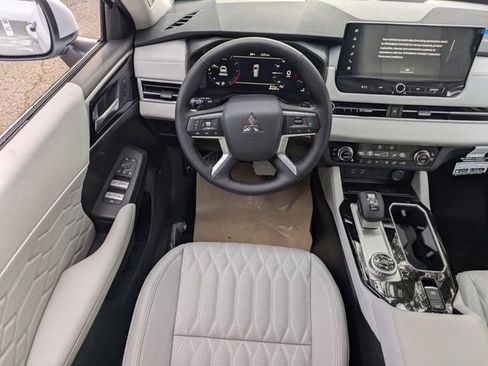 New 2026 Mitsubishi Outlander SEL image 18