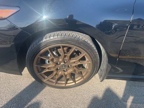 Used 2023 Toyota Camry SE w/ Convenience Package image 3