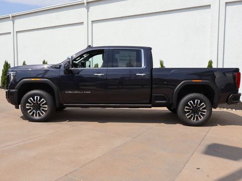 New 2026 GMC Sierra 2500 Denali Ultimate w/ Max Trailering Package AWD/4WD image 3